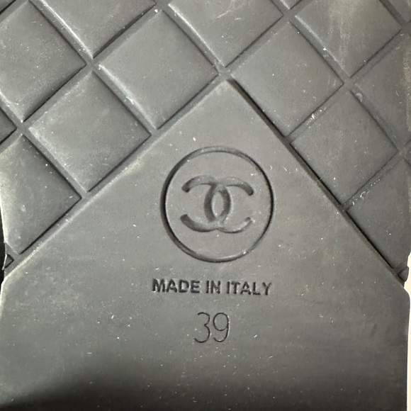 Chanel pearl combat boots - Picture 8 of 12